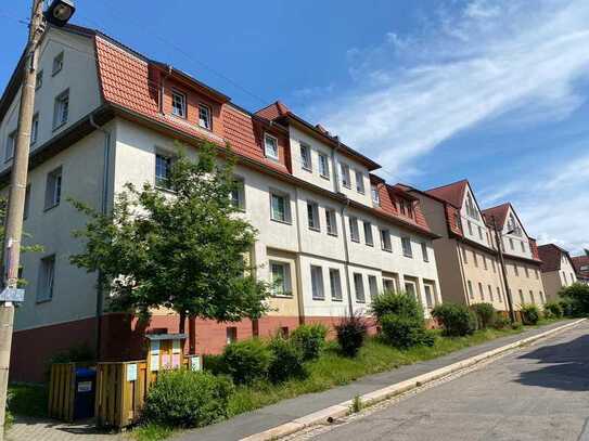 schöne 3-Zimmer-Wohnung mit Balkon DG & ruhige Lage
