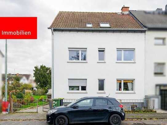 Frankfurt-Rödelheim: Attraktives Dreifamilienhaus mit vielfältigen Nutzungsmöglichkeiten und gro�