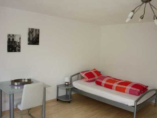 Schöne, geräumige ein Zimmer Wohnung in bester Lage Karlsruhe, Weststadt