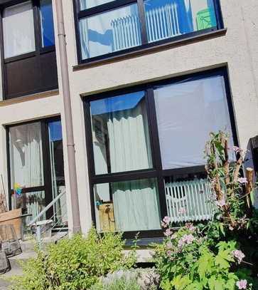 Familienfreundliches 5-Zimmer-Reihenhaus in Friedrichsdorfer Bestlage (von Privat)