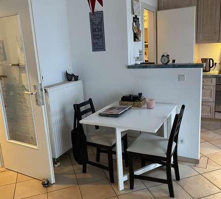 Hochwertige 2 Zimmer Wohnung, Einbauküche, teilmöbliert, Balkon