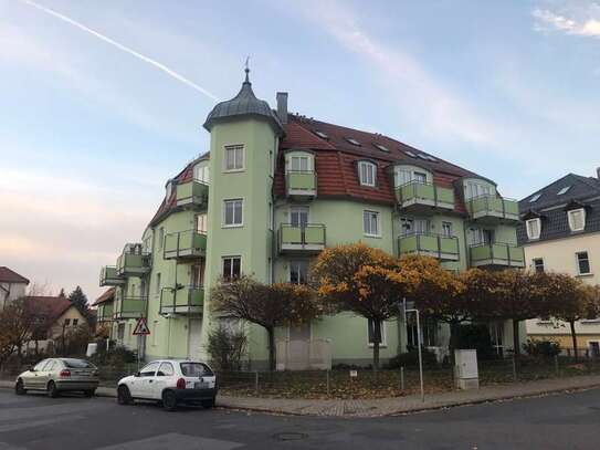 2-Raum Wohnung mit Balkon, sowie Bad mit Wanne und Dusche