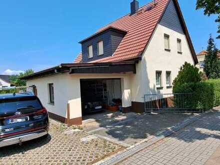 Freistehendes saniertes Einfamilienhaus mit Hybridheizung, Garage uvm.