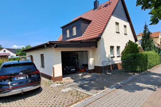 Freistehendes saniertes Einfamilienhaus mit Hybridheizung, Garage uvm.