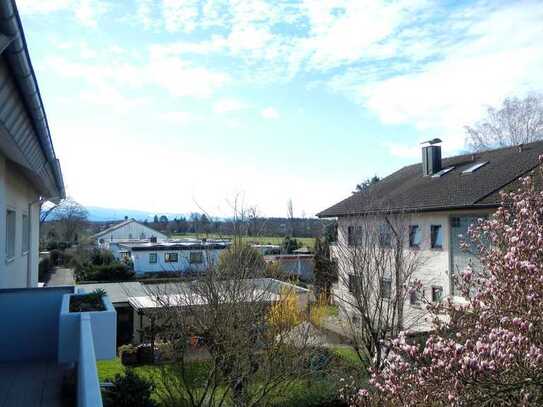 Schöne Dachgeschosswohnung mit Loggia