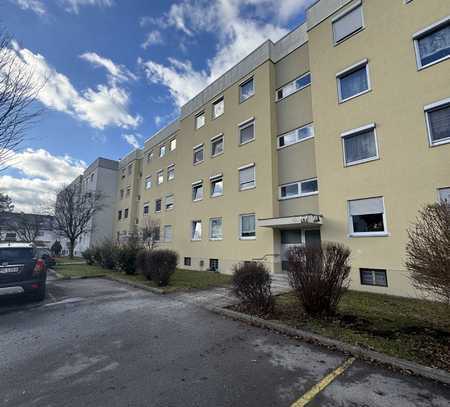 **KÖNIGSBRUNN** Gepflegte und praktisch geschnittene 2 ZKB- Wohnung mit Balkon