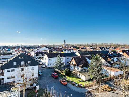 Exklusive, neu renovierte 6 ZKB-Mais.-Penthouse-Wohnung mit herrlichem Blick über die Rheinebene