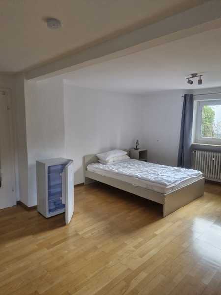                                                               1-Zimmer in 3er WG mit Terrasse u. Gartennutzung in Gilching                                                       in Gilching (Starnberg)