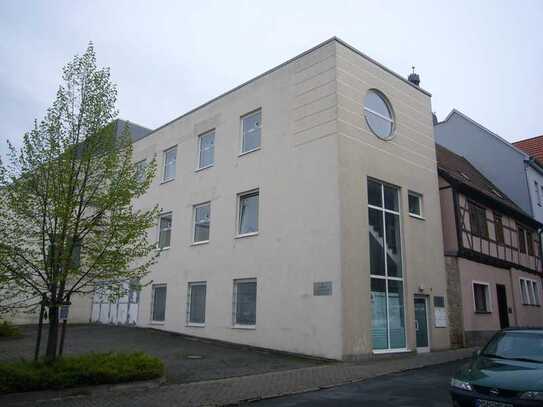 Arbeiten in der Stadtmitte von Sangerhausen, moderne Büroräume ca. 86 m² im 2. OG