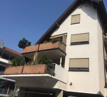 Großzügige, gepflegte 2,5-Zimmer-Maisonette-Wohnung mit Balkon und EBK in Pleidelsheim