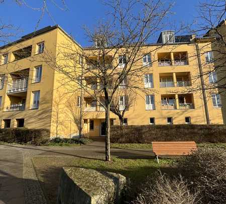 Helle 3-Zimmer-Dachgeschosswohnung mit Terrasse für Kapitalanleger