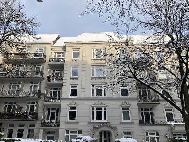 Eimsbüttel: Topsanierte Wohnung in sonniger Endetage