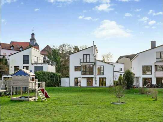 Traumhaftes Einfamilienhaus mit großem Garten nahe Bad Homburg