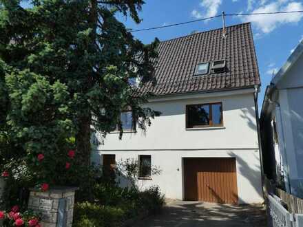 Einfamilienhaus mit vier Zimmern EBK und großzügigem Garten in Filderstadt