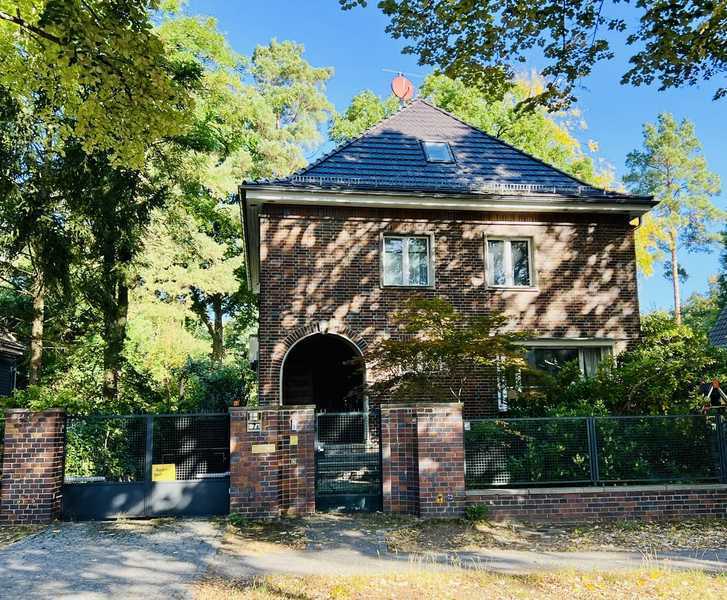 Repräsentatives, modernisiertes Einfamilienhaus mit Pool und Sauna in Bestlage Berlin Westend