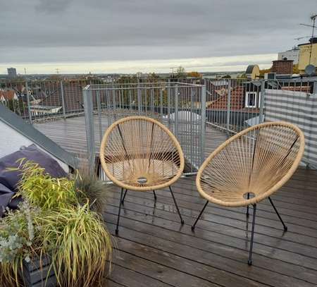 Außergewöhnliche Altbau Maisonette-Wohnung mit Dachterrasse