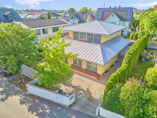 Asiatisch modernes EFH Büro Homeoffice Parkplatz Garten Terrasse Weinstraße