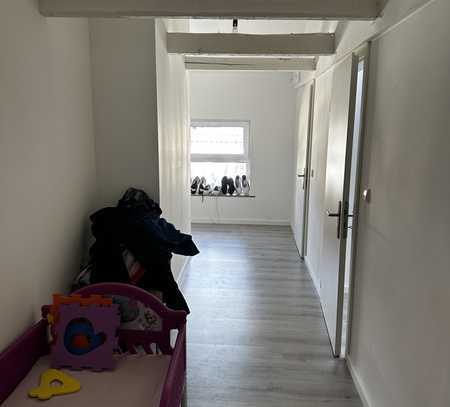 Zentrale 4-Zimmer-Stadtwohnung mit Charme