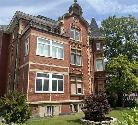 Schöne Büroetage im wunderschönen Stilaltbau in Bad Homburg zu vermieten !