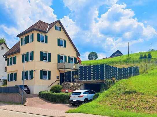 Großzügiges Haus für die Familie mit riesigem Garten, Terrasse und Pool in Baiersbronn-Huzenbach