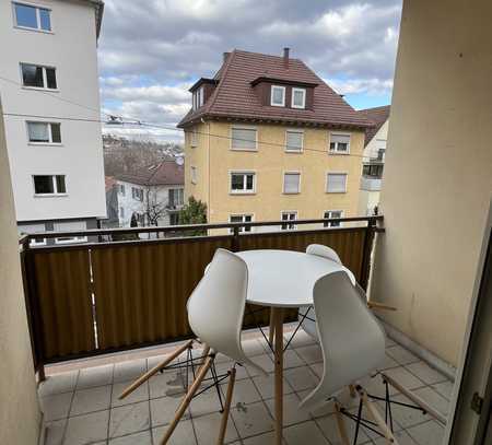 Schöne 2-Zimmer-Wohnung mit Balkon und Einbauküche in Stuttgart