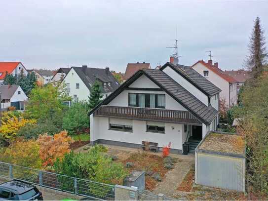 Besondere Architektur, vielseitige Möglichkeiten 
Freistehendes Ein-Zweifamilienhaus in Altenfurt