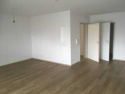 Schöne Wohnung mit Balkon in Homburg, Lessingstraße 16 (gegenüber vom Finanzamt) zu vermieten!