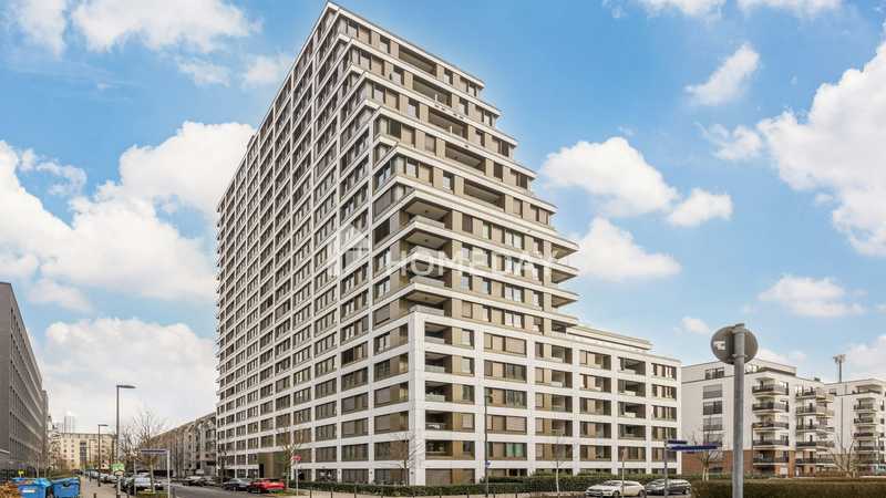 Moderne 3-Zimmer-Etagenwohnung mit Südbalkon, Aufzug und Tiefgarage in Frankfurt am Main