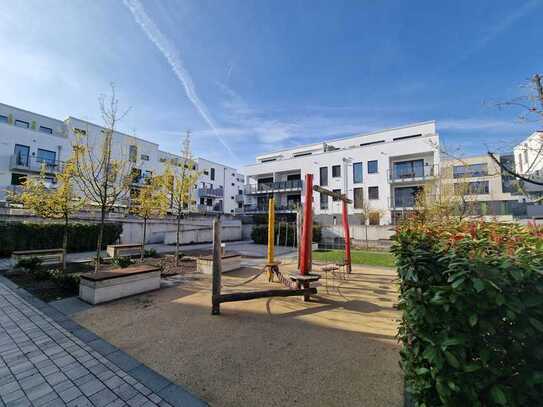 Tolle Wohnung mit 2 Bädern, Terrasse + Loggia!