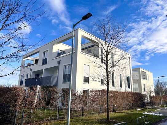 Moderne Dachterrassen-Wohnung mit drei großen Zimmern in ruhiger Lage