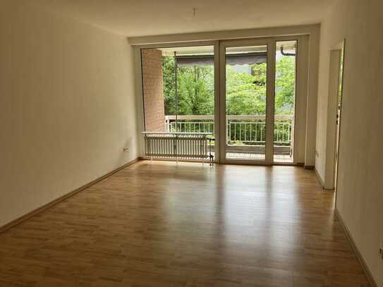 Geschmackvolle, gepflegte 2-Raum-Wohnung mit Balkon und EBK in Düsseldorf-Bilk