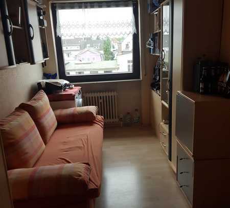 Schöne und gepflegte 4-Raum-Wohnung mit Balkon in Andernach