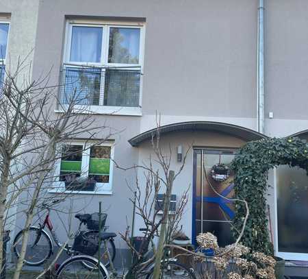 Geschmackvolles, gepflegtes 5,5-Raum-Reihenhaus mit gehobener Innenausstattung in Stutensee