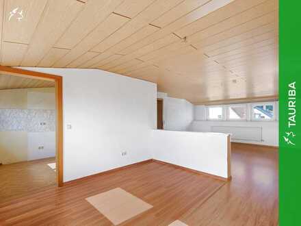 +++Praktisch geschnittene Dachgeschosswohnung mit viel Potential & Außenstellplatz+++