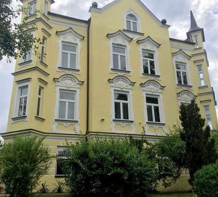 Exklusive Villa-Wohnung mit historischem Charme und Blick auf die Donau