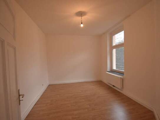 *** Kleine Wohnung mit Altbau-Charme in Essen-Kupferdreh ***