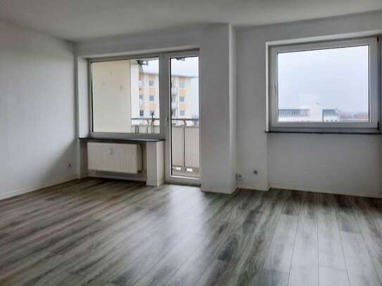 Frisch renovierte 3-Zimmer-Wohnung mit Balkon und Personenaufzug!