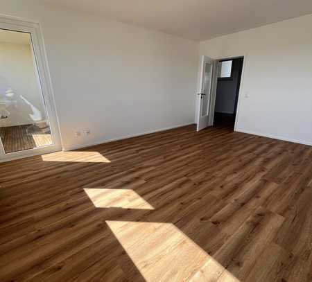 Erstbezug nach Sanierung mit Balkon: schöne 2-Zimmer-Wohnung in Köln