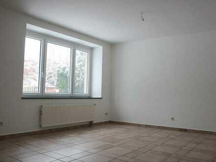 2-Raum-Wohnung mit Fußbodenheizung und Einbauküche