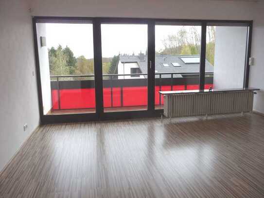 Rengsdorf, Tannenweg 1, Singlewohnung mit Einbauküche und Balkon