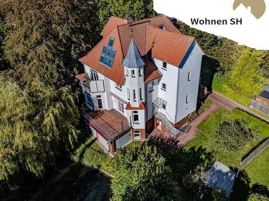 Villa mit 4 Wohnungen (1 Whg. wird frei) plus opt. Bauplatz in 24226 Heikendorf