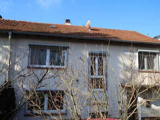 Seltenheit ! 2 Doppelhaus-Hälften auf 680m² Grundstück mit Garten, Carport u. und Stellplätze