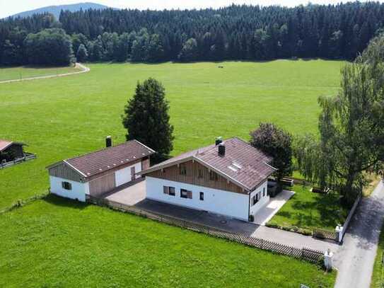 Unverbaubarer Blick auf Wiesen und Wälder - Nähe Tegernsee