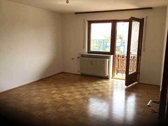 2 Zimmer Wohnung mit Balkon in Halfing