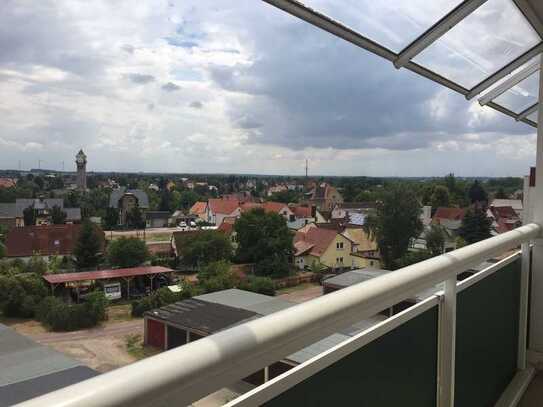 Aufzug und Süd-Balkon! 2-Zimmer-Wohnung im letzten OG!