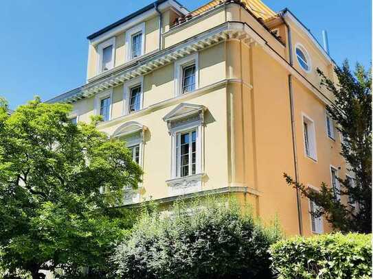 Rarität: Exklusive 4-Zimmer-Maisonette-Wohnung in repräsentativer Stadtvilla mit Dachterrasse+Balkon