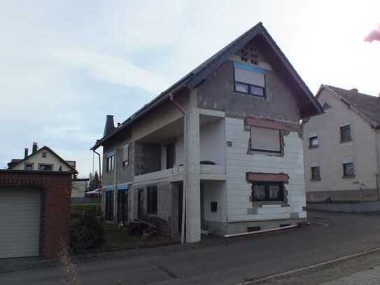 Freistehendes, weitestgehend saniertes Einfamilienhaus in Marmagen...