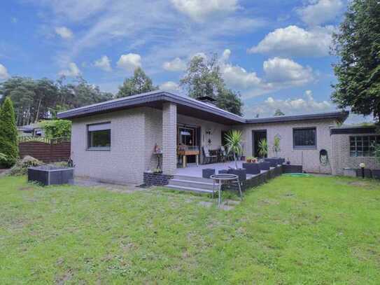 Viel Platz: Bungalow mit großem Garten in naturnaher Lage