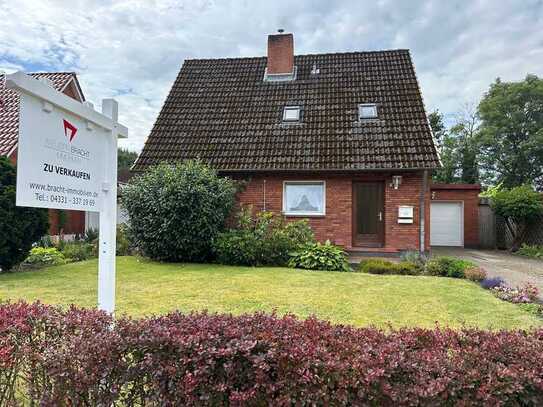 Älteres Einfamilienhaus mit herrlichem Blick ins Grüne