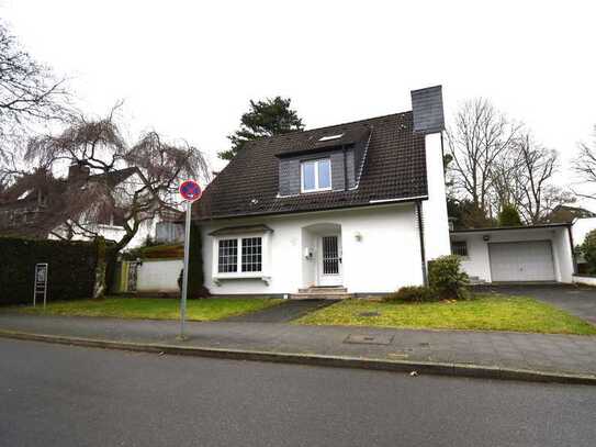 Gerresheim! freistehendes Einfamilienhaus mit Einliegerwohnung und großem Garten